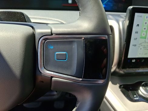 Certified 2025 Ford Expedition Active AWD/4WD image 25