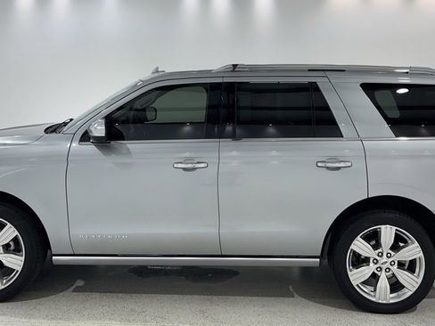 Used 2023 Ford Expedition Platinum image 2