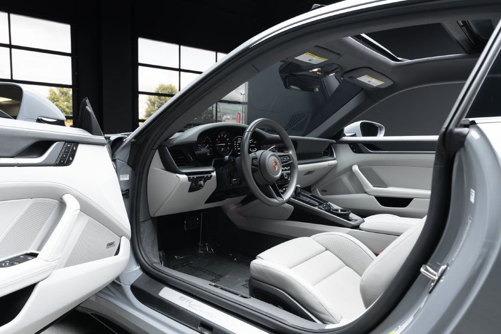 Used 2024 Porsche 911 Carrera S RWD image 23