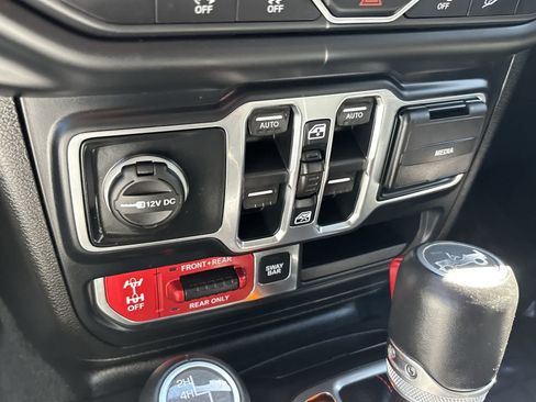 Used 2019 Jeep Wrangler Unlimited Rubicon AWD/4WD image 26