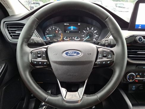Used 2022 Ford Escape SE w/ SE Sport Appearance Package AWD/4WD image 19
