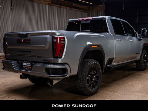 Used 2024 GMC Sierra 2500 AT4 w/ AT4 Premium Plus Package AWD/4WD image 9