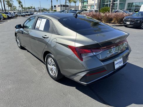 Used 2024 Hyundai Elantra SE FWD image 6