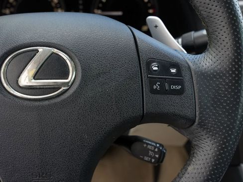 Used 2010 Lexus IS 250C image 9