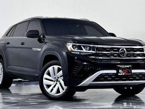 Used 2020 Volkswagen Atlas Cross Sport SE AWD/4WD image 2