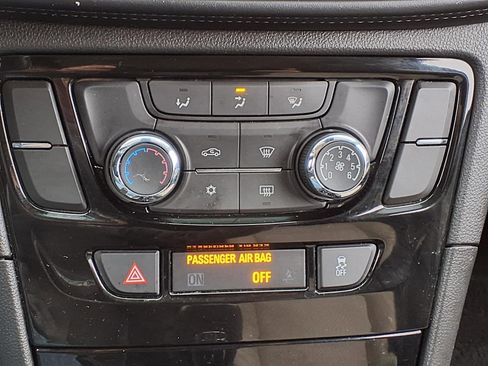 Used 2021 Buick Encore Preferred image 21