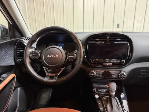 Used 2025 Kia Soul EX FWD image 30