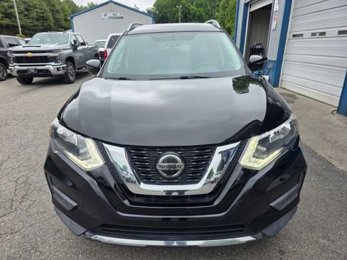 Used 2018 Nissan Rogue SV FWD image 2