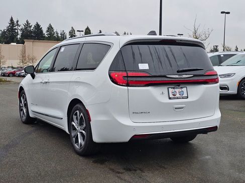 New 2026 Chrysler Pacifica Pinnacle image 6