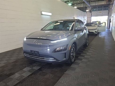 Used 2023 Hyundai Kona SE w/ Cargo Package FWD image 4