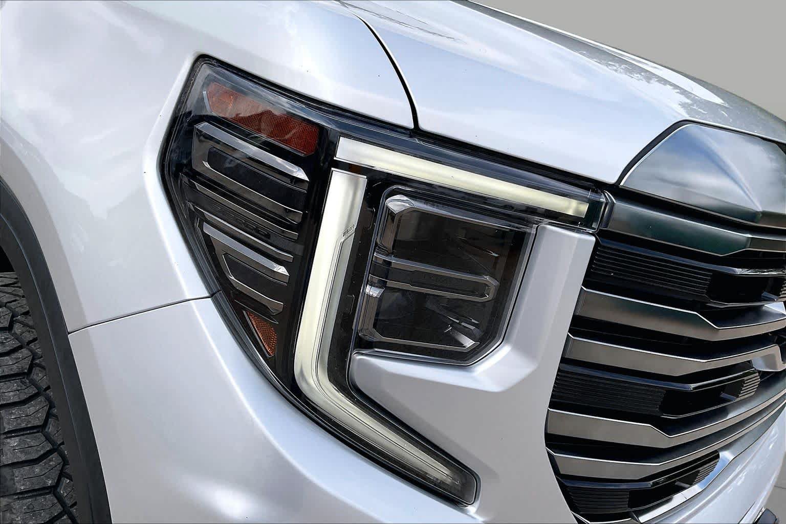 Used 2022 GMC Sierra 1500 AT4 w/ Sierra Safety Plus Package AWD/4WD image 27