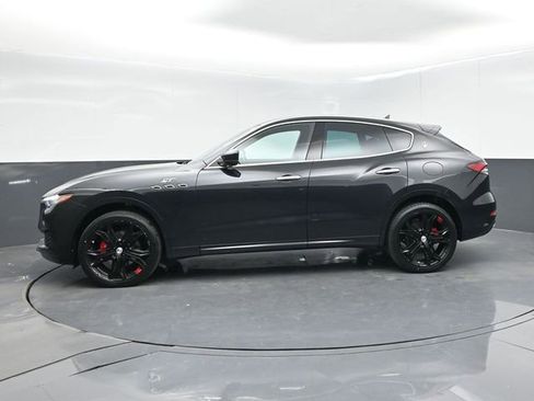 Used 2023 Maserati Levante GT AWD/4WD image 5