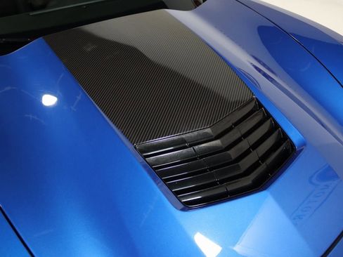 Used 2016 Chevrolet Corvette Stingray Coupe w/ Carbon Flash Badge Package image 27