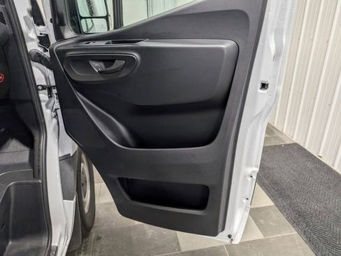 Used 2025 Mercedes-Benz Sprinter 2500 image 21