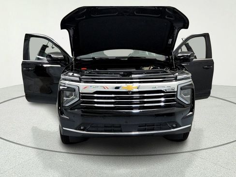 Used 2025 Chevrolet Tahoe LT w/ Comfort Package AWD/4WD image 15