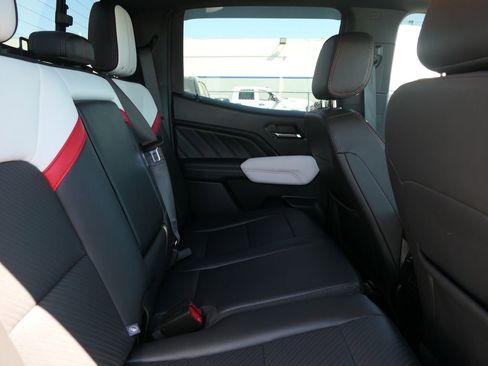 Used 2024 GMC Canyon AT4X image 24