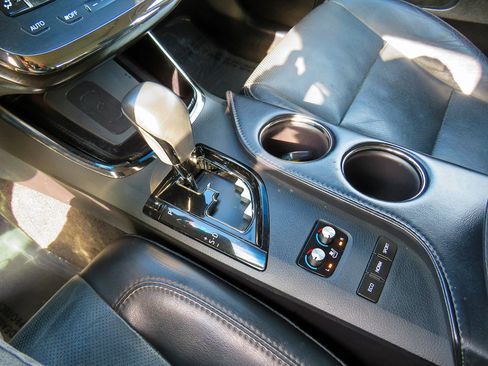 Used 2017 Toyota Avalon Limited image 19