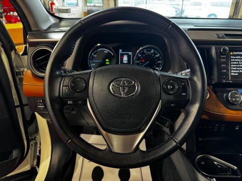 Used 2016 Toyota RAV4 Limited w/ Advanced Technology Package image 17