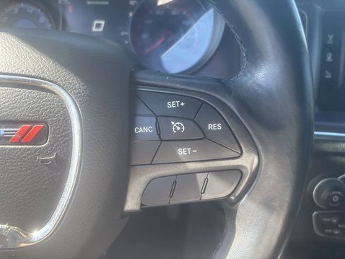 Used 2017 Dodge Charger SE w/ Blacktop Package image 14