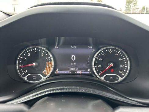 Used 2020 Jeep Renegade Latitude w/ UConnect 8.4 Nav Group image 14