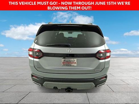 Used 2025 Honda Pilot Touring image 7