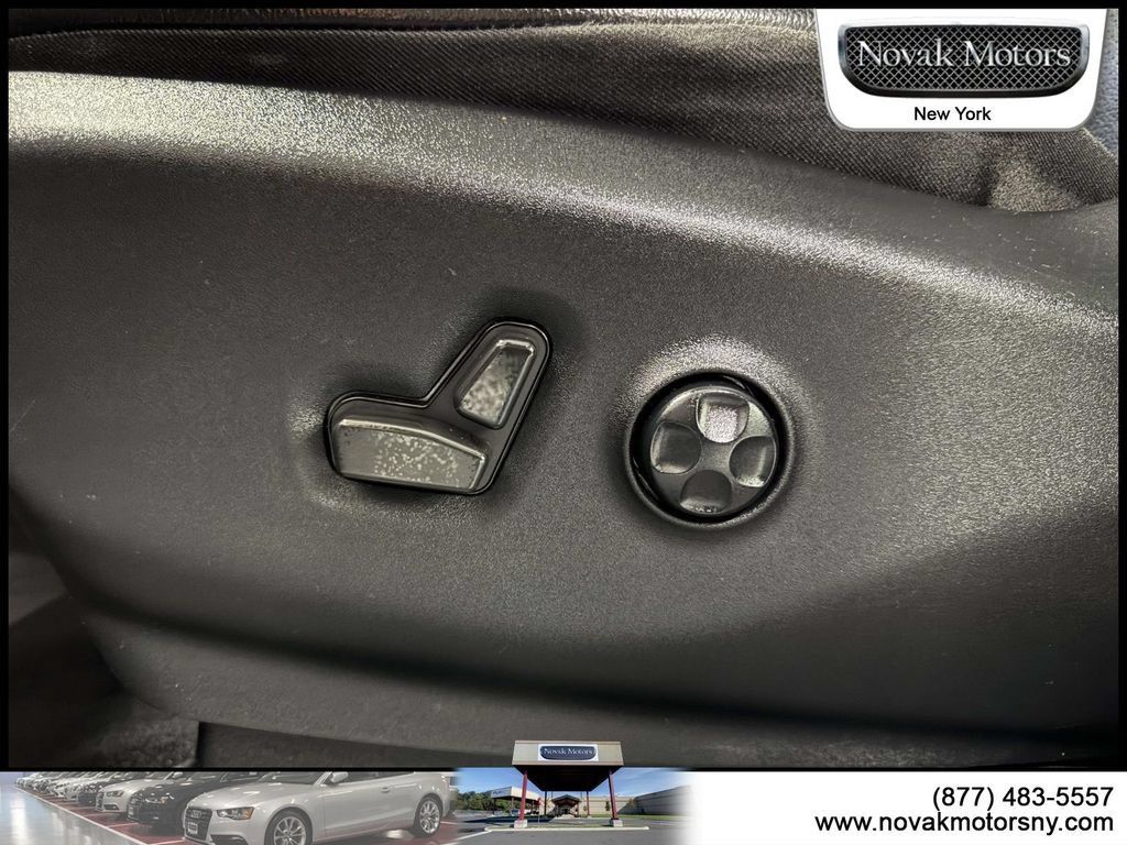 Used 2021 Chrysler Pacifica Touring-L w/ S Appearance Package AWD/4WD image 20