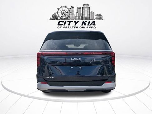 New 2027 Kia Carnival LX FWD image 6