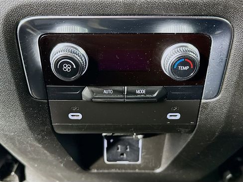 Used 2024 GMC Yukon SLE AWD/4WD image 27