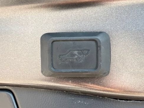 Used 2023 Toyota RAV4 XLE w/ Convenience Package FWD image 31