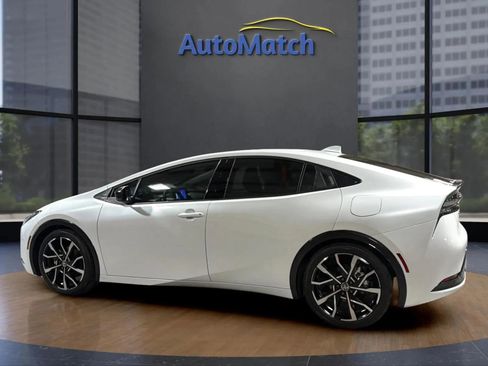 Used 2024 Toyota Prius Prime FWD image 8