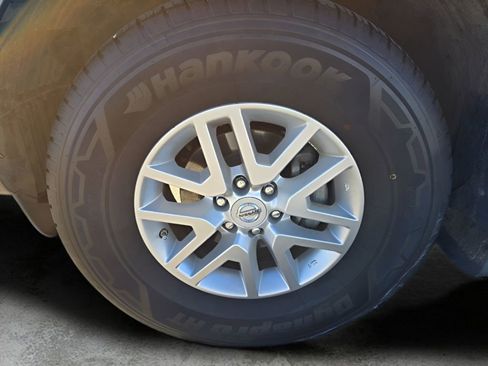 Used 2017 Nissan Frontier SV image 9