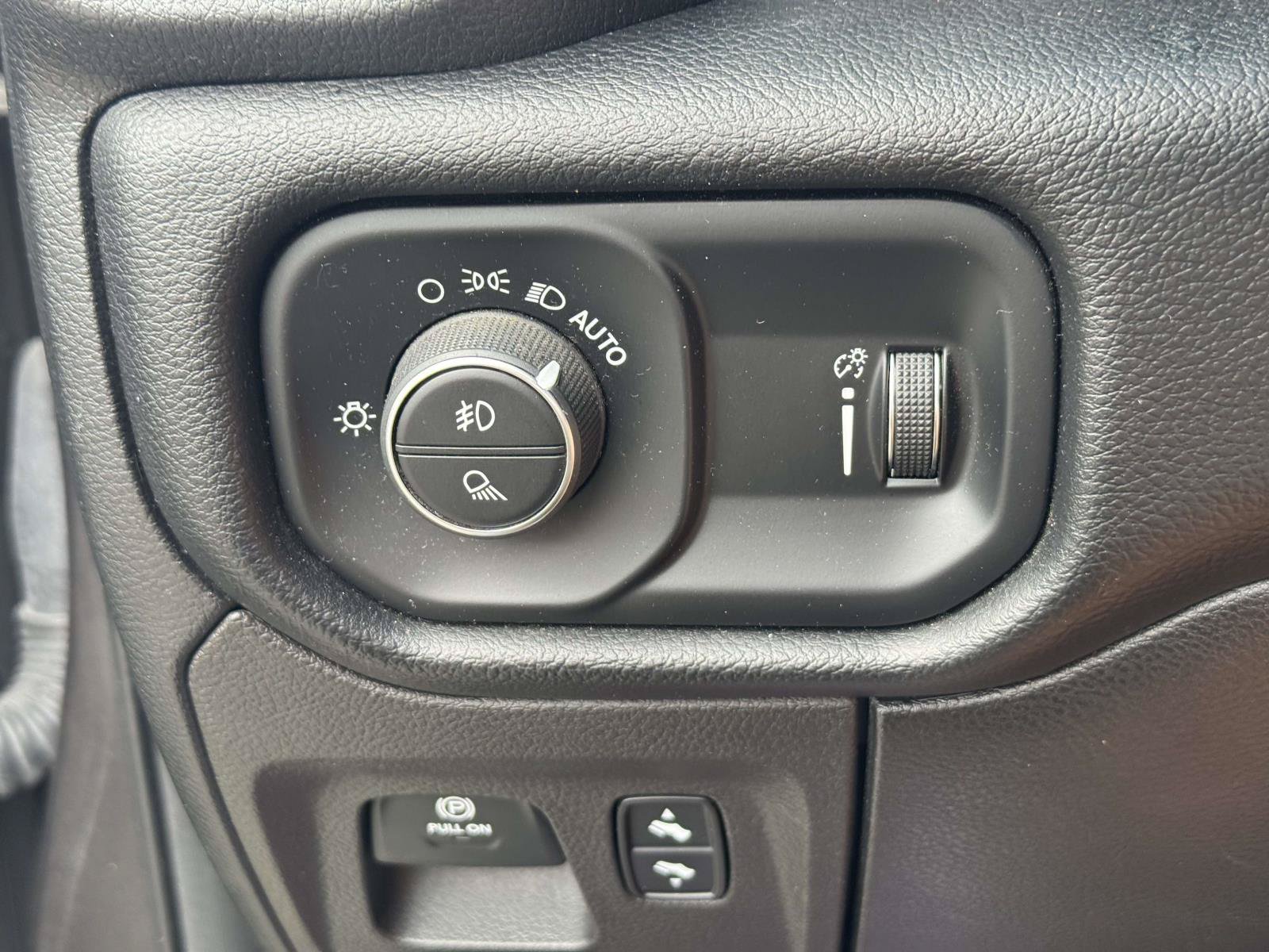 Used 2021 RAM 1500 Big Horn AWD/4WD image 22