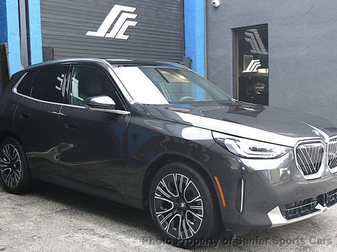 Used 2025 BMW X3 xDrive30i AWD/4WD image 3