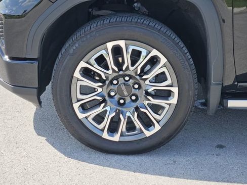 Used 2024 GMC Sierra 1500 Denali Ultimate AWD/4WD image 13