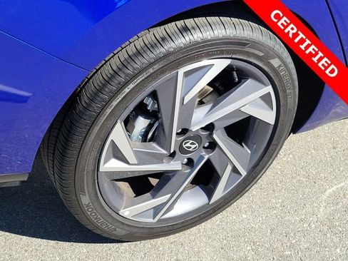 Used 2025 Hyundai Elantra SEL image 21