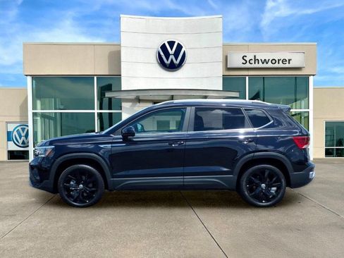 Certified 2023 Volkswagen Taos SE w/ Panoramic Sunroof Package FWD image 1