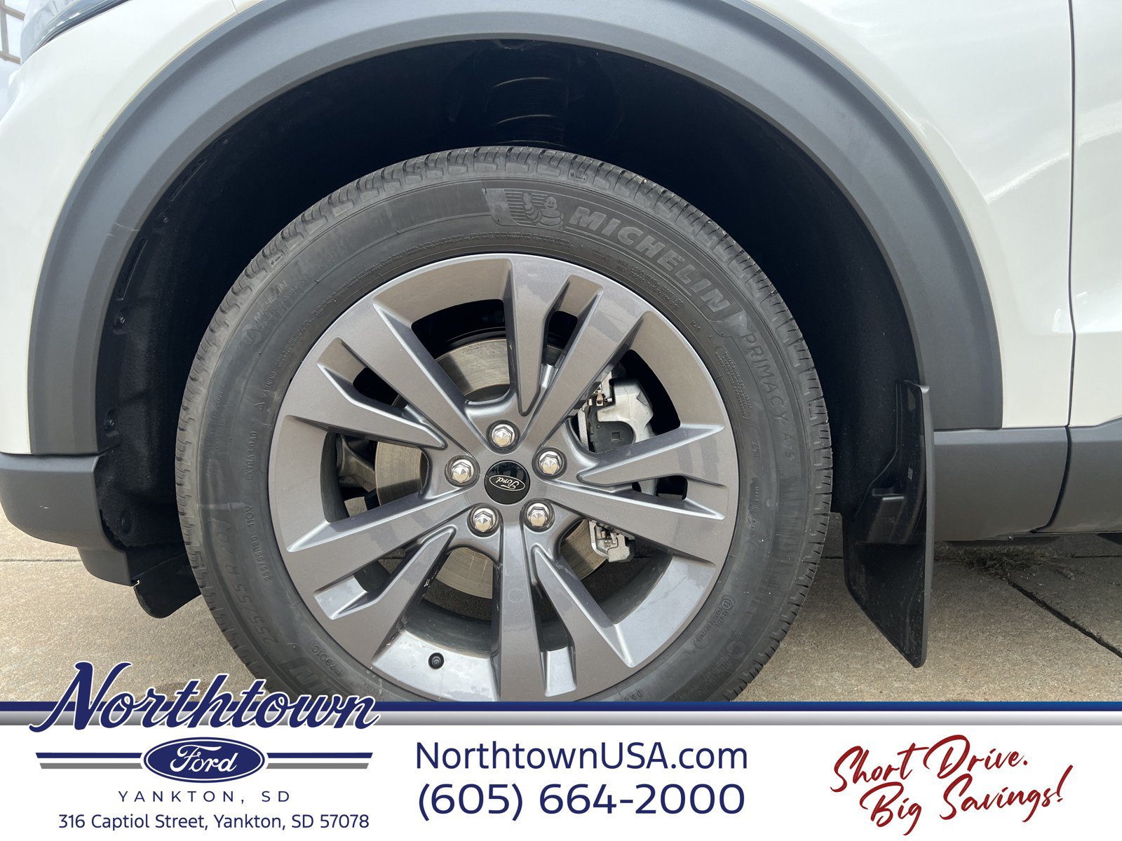 Used 2026 Ford Explorer Active w/ Active Comfort Package AWD/4WD image 3