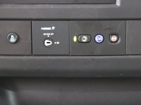 Used 2025 Chevrolet Express 2500 w/ Driver Convenience Package RWD image 25