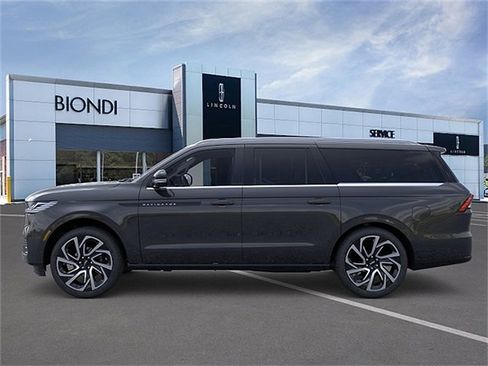 New 2026 Lincoln Navigator L Black Label AWD/4WD image 3