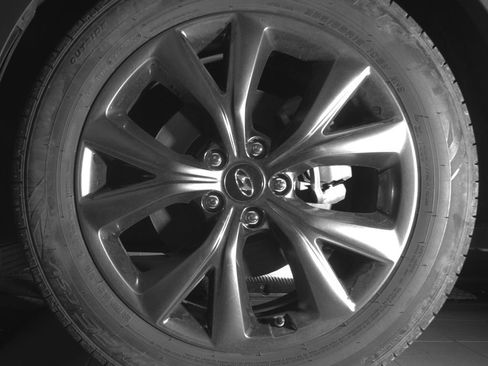 Used 2017 Hyundai Santa Fe Limited FWD image 9