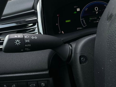 Used 2025 Toyota Camry LE image 32