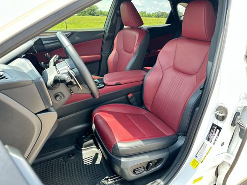 Used 2025 Lexus NX 250 FWD w/ Accessory Package (2T) image 11