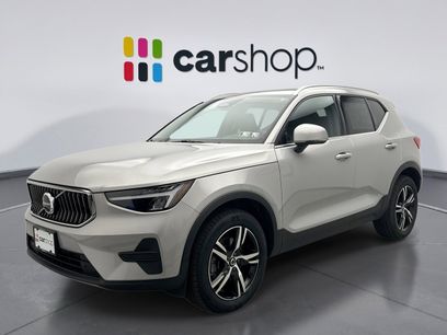 Used 2025 Volvo XC40 B5 Core