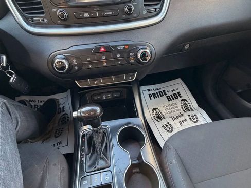 Used 2016 Kia Sorento LX w/ LX Convenience Package image 9