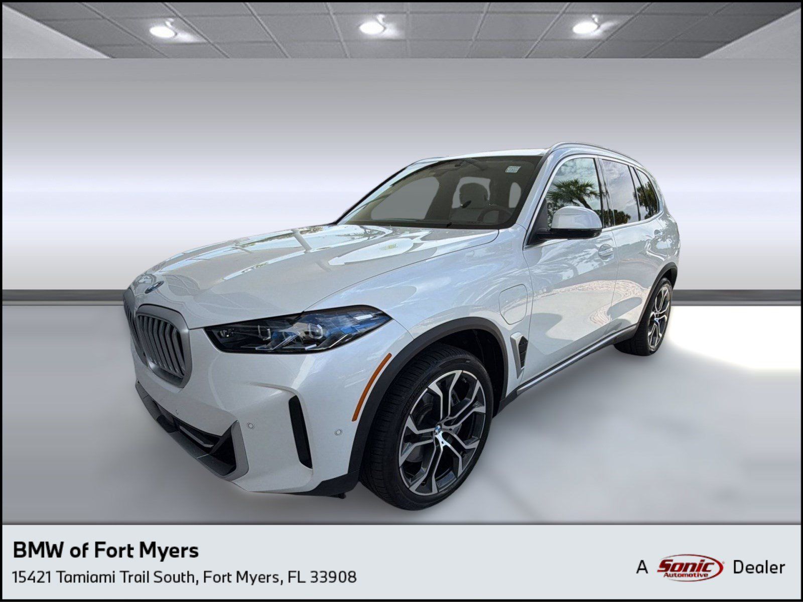 Used 2026 BMW X5 xDrive50e AWD/4WD image 1
