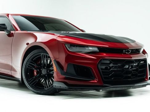Used 2021 Chevrolet Camaro ZL1 RWD image 4