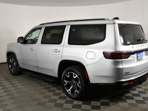 Used 2024 Jeep Wagoneer Series III AWD/4WD image 7