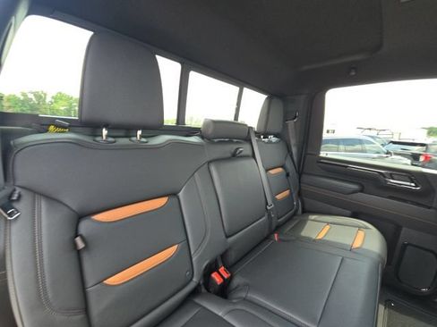 Used 2025 GMC Sierra 3500 AT4 w/ Technology Package AWD/4WD image 16