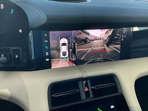 Used 2022 Porsche Taycan image 25