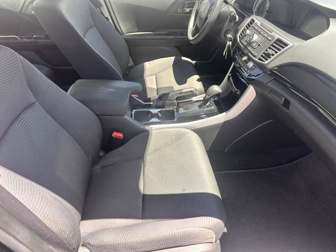Used 2017 Honda Accord LX image 9